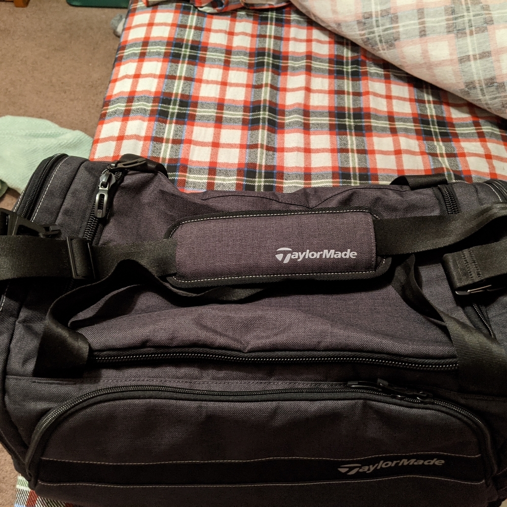 Taylormade duffel bag